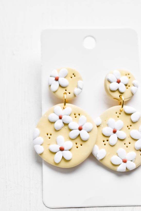 Coquette Daisy Earrings