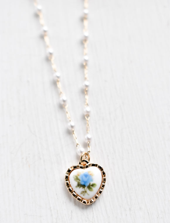Rose Pendant Pearl Necklace